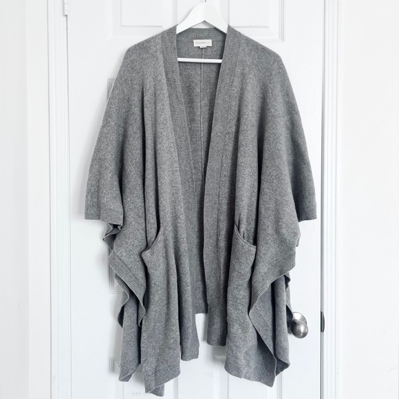TNA Sweaters - Aritzia GOLDEN by TNA Roohan poncho